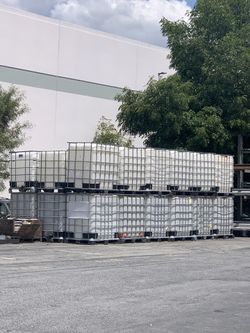 Water Tanks / Tanque de agua