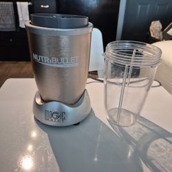 Nutri  Bullet 900 Series Almost New