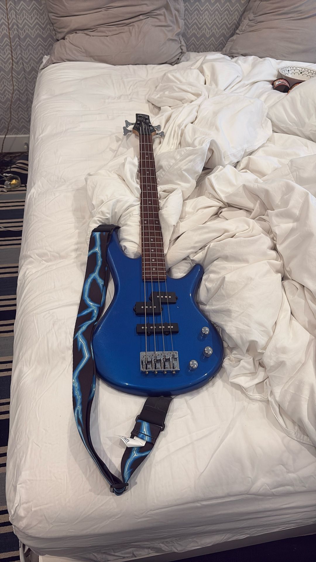 Electric Base Guitar