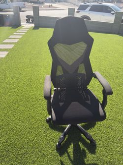 Gamer Gear black mesh gaming office chair