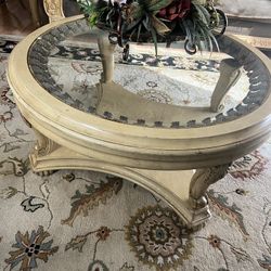 3 Pretty Living Room Tables 