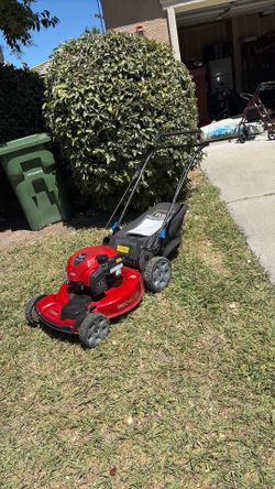 Toro four wheel gas lawnmower, self propell what’s perfect excellent condition phase 650 selling for 325