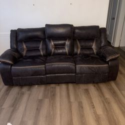 Free Beautiful Leather Couch “Camas”