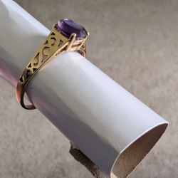 Beautiful solid 10k gold Purple amethyst ring