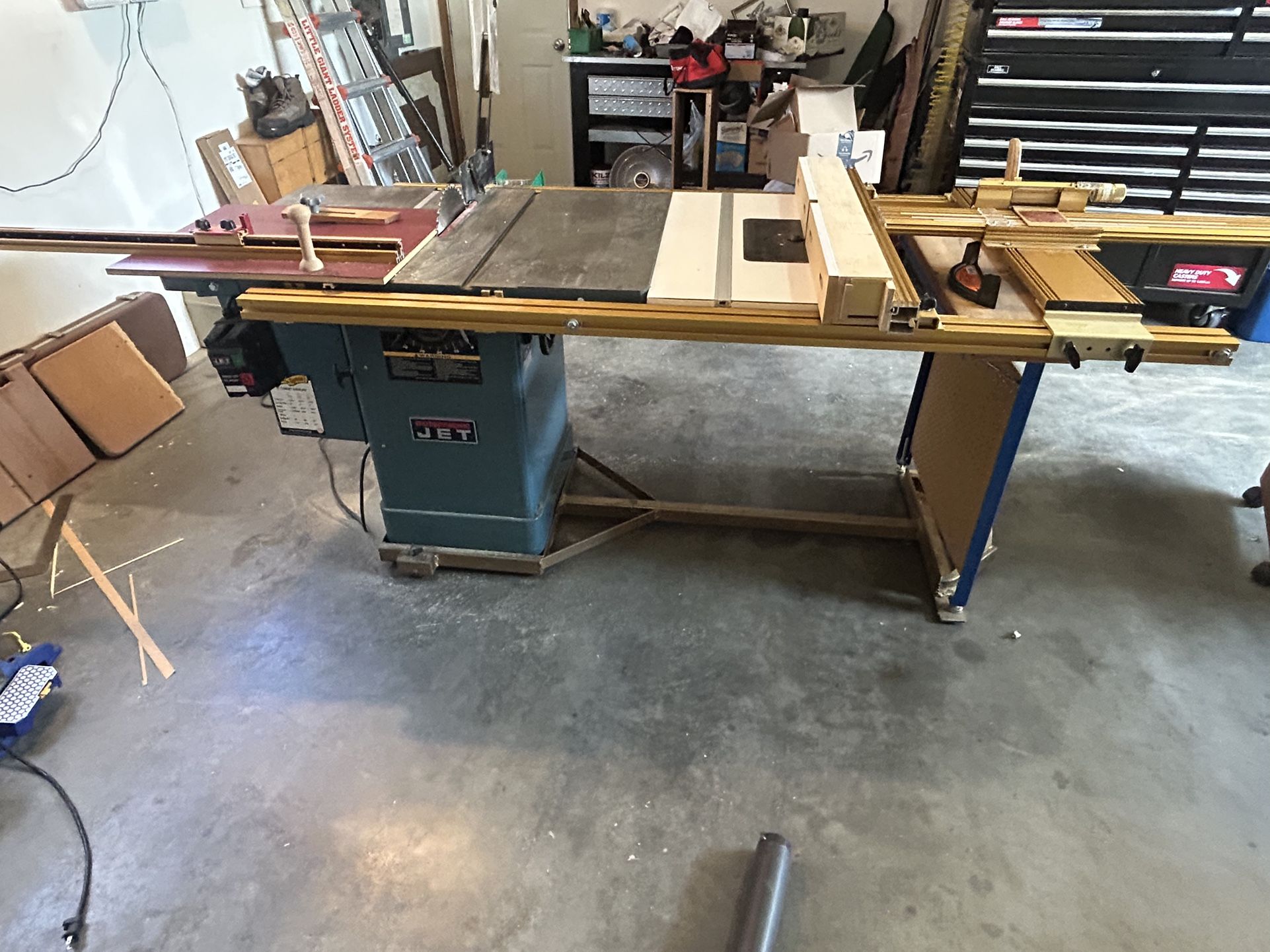 Table Saw With Router Table