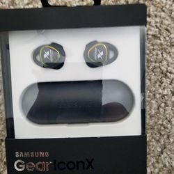 Samsung Gear Icon X Ear Bud Headphones In Box New