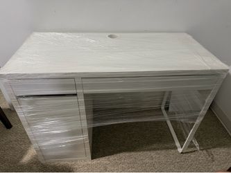 IKEA DESK WHITE
