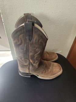 Cody James size 2 boys cowboy boots