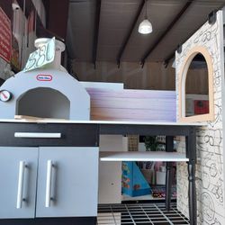 Little Tikes Real Wood Pizza Restaurant Wooden Play Kitchen Cook and Serve with Realistic Lights Sounds and Dual-Sided, 20+ Accessories Set, Gift for 