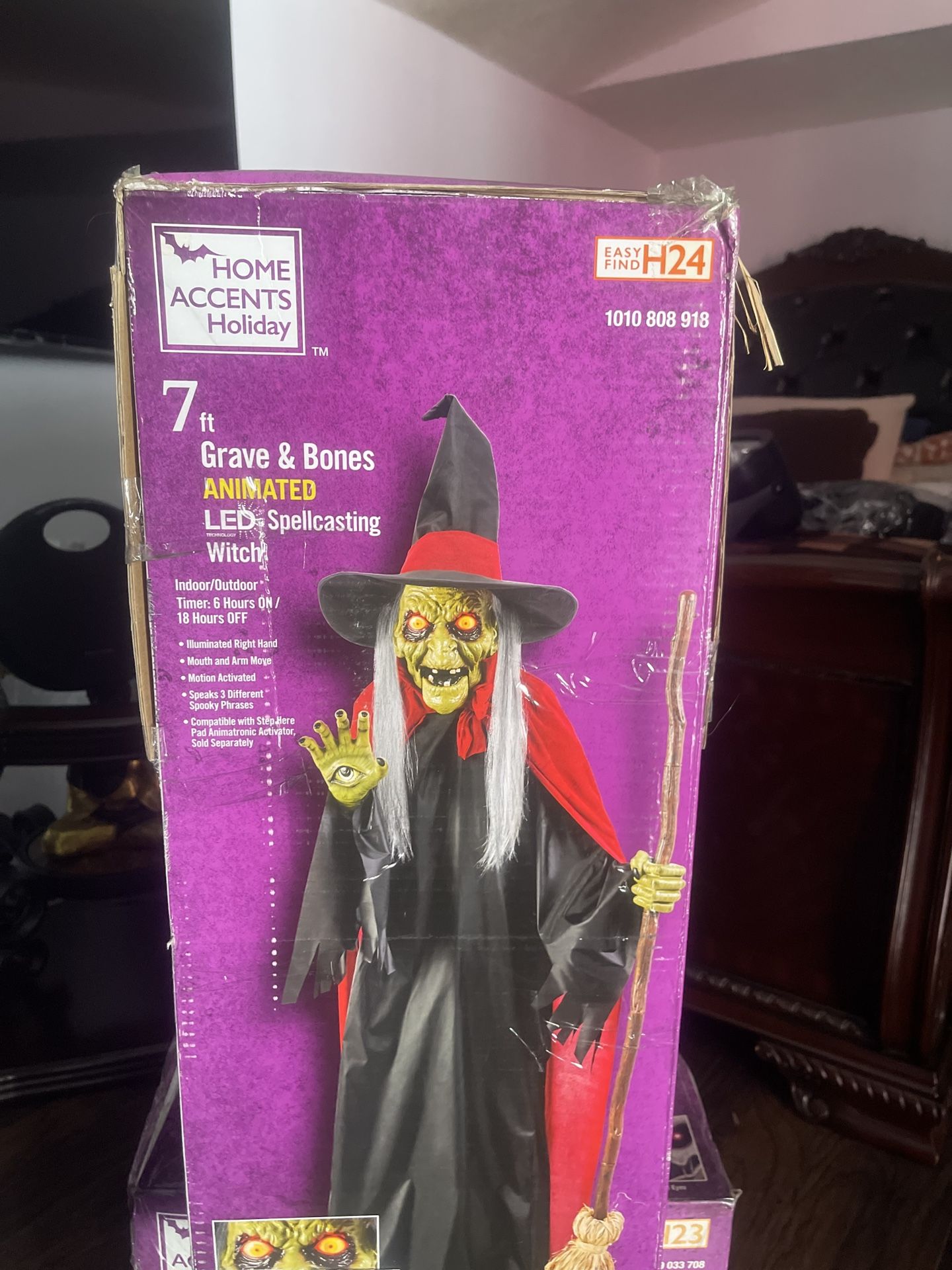 Witch Animatronic 7ft