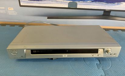 Sony Progressive Scan DVD / CD Player