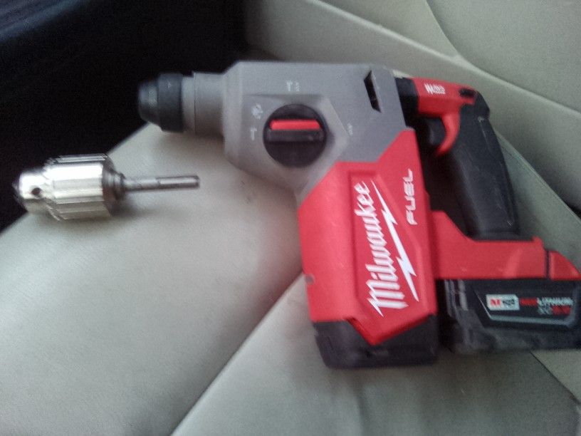 Milwaukee M-18 Hammer Drill
