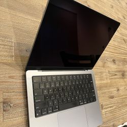 MacBook Pro 14” M1 Pro 32gb Ram 512gb Disk
