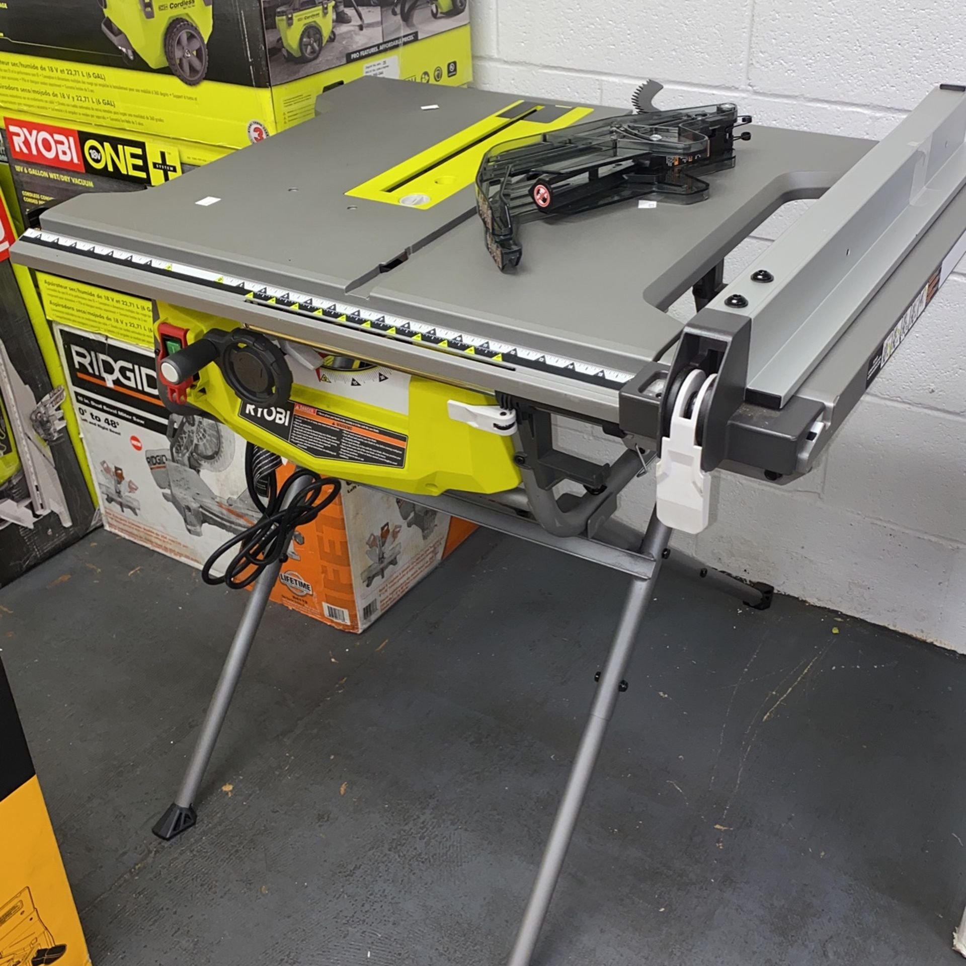 RYOBI 15 Amp 10 in. Expanded Capacity Table Saw $220