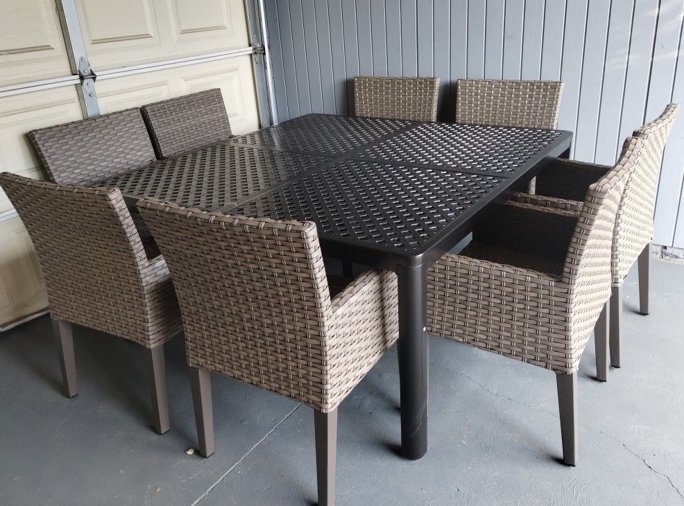 Outdoor patio furniture 9 piece dining set table with 8 chairs