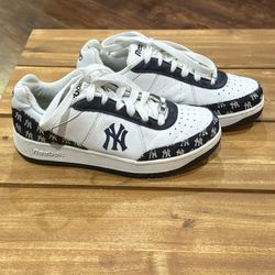 Reebok MLB Clubhouse New York Yankees Shoes • Rare Vintage Authentic Collection