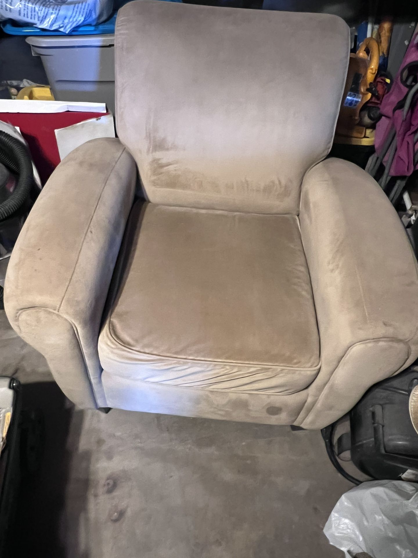 Recliner couch very comfortable