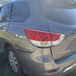 216 Nissan Pathfinder 