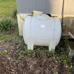 150 Gallon Water Tank And Pump 