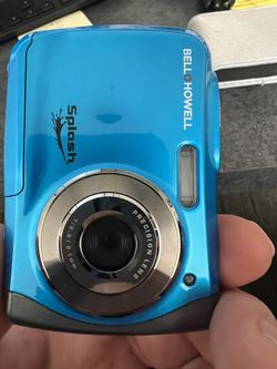 Bell And Howell Splash Camera With Case 