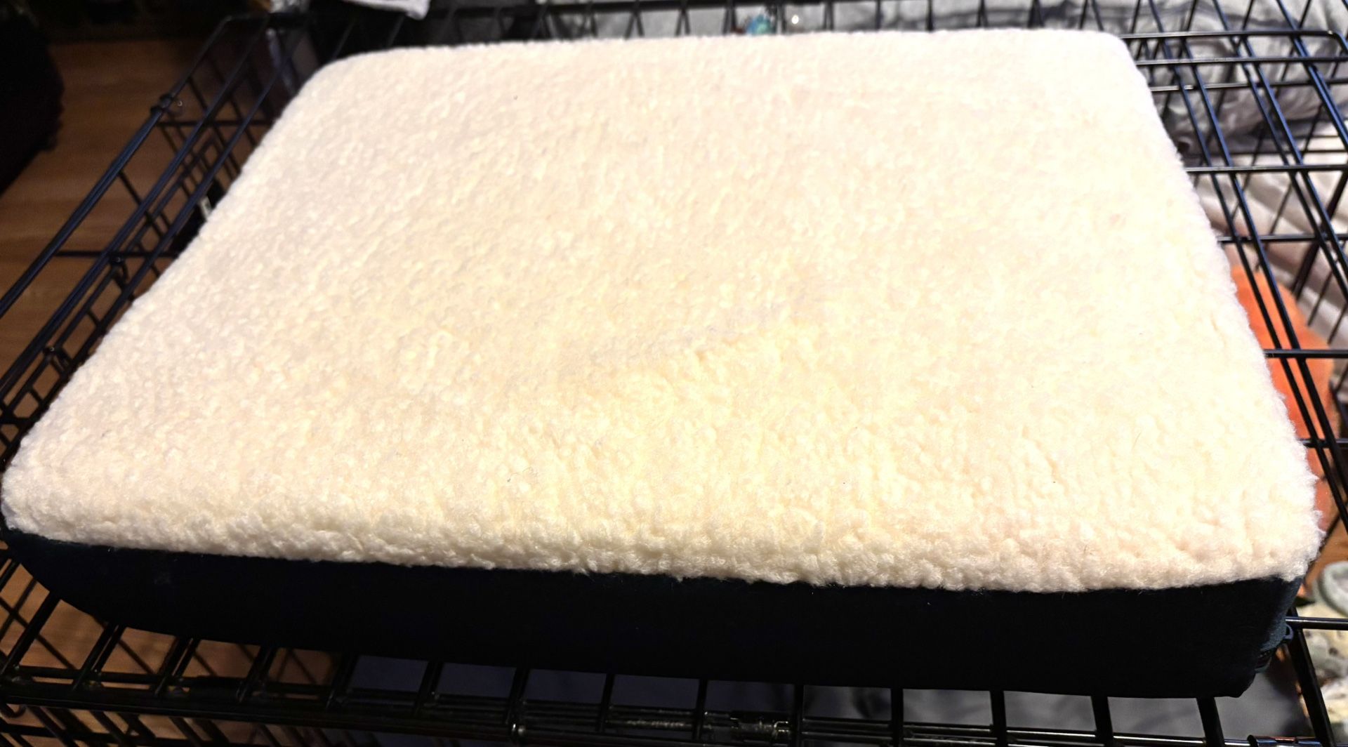  Super thick dog bed. Small pet bed. Unzips to clean. New. Great for crate. 