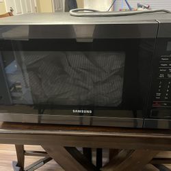 Microwave Samsung 1.9 Cu Ft