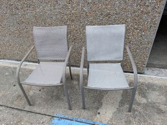 Set of 2 patio chairs
