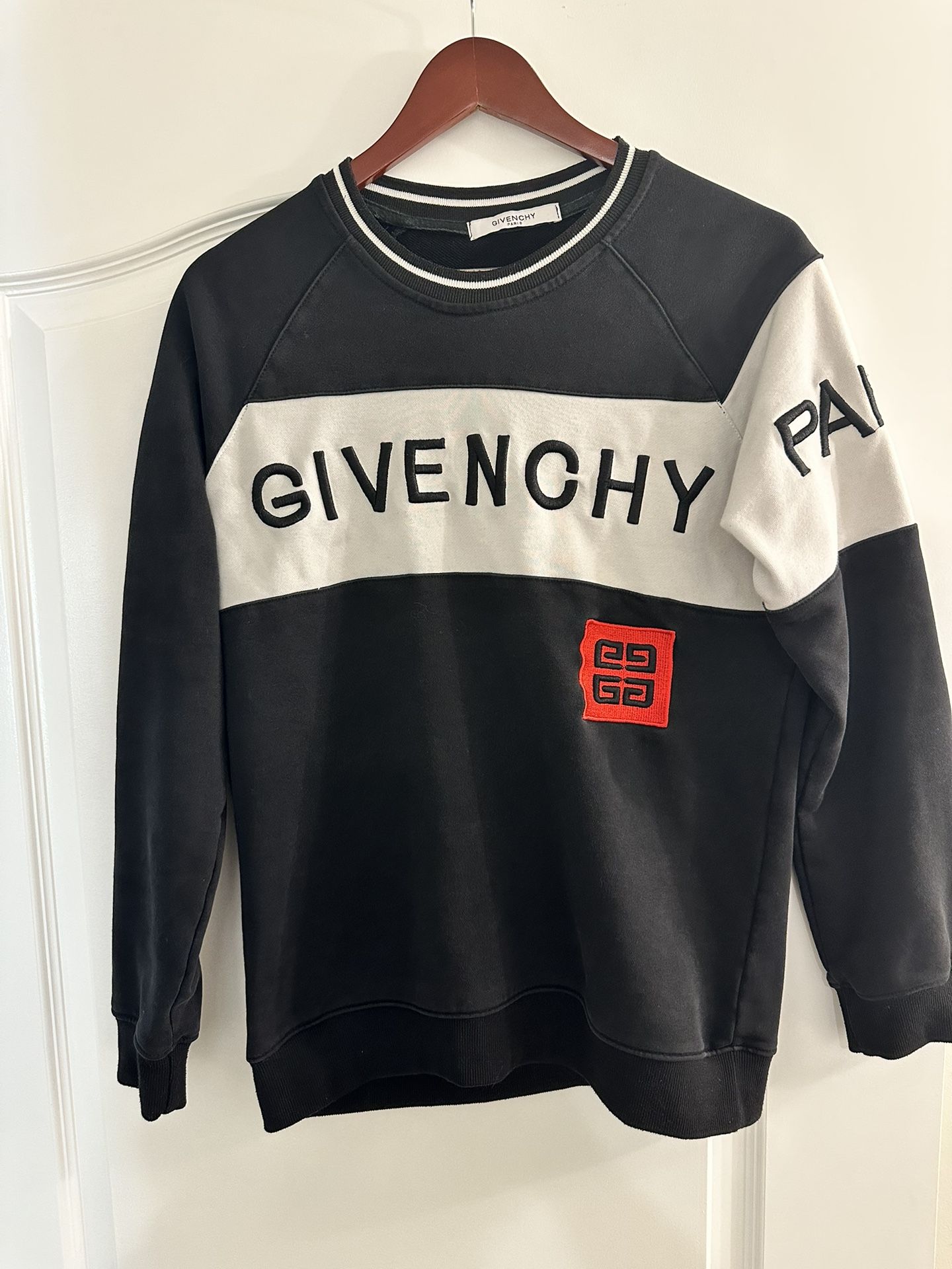 Givenchy Sweatshirt - Size S