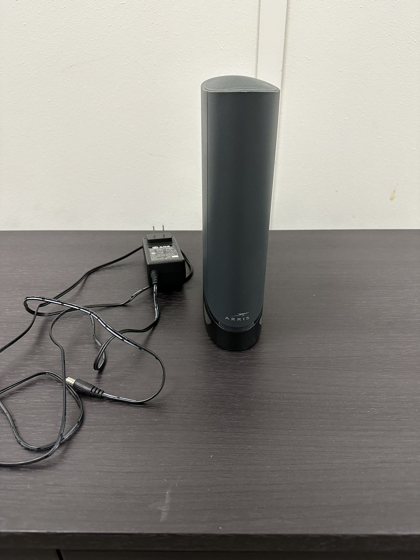 ARRIS G36 SURFboard DOCSIS Wi-Fi Cable Modem & Router