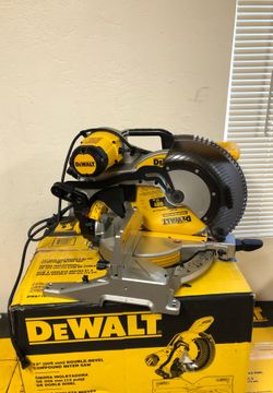 DEWALT 15 Amp Corded 12 in. Compound Double Bevel Miter Saw