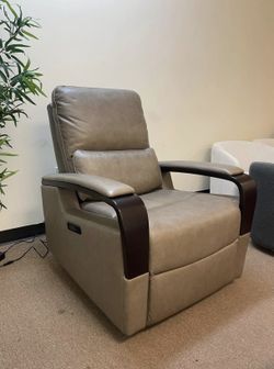 🪑✨ Leather Power Recliner with Power Headrest