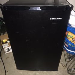 Mini Refrigerator 4.52 Cu Ft