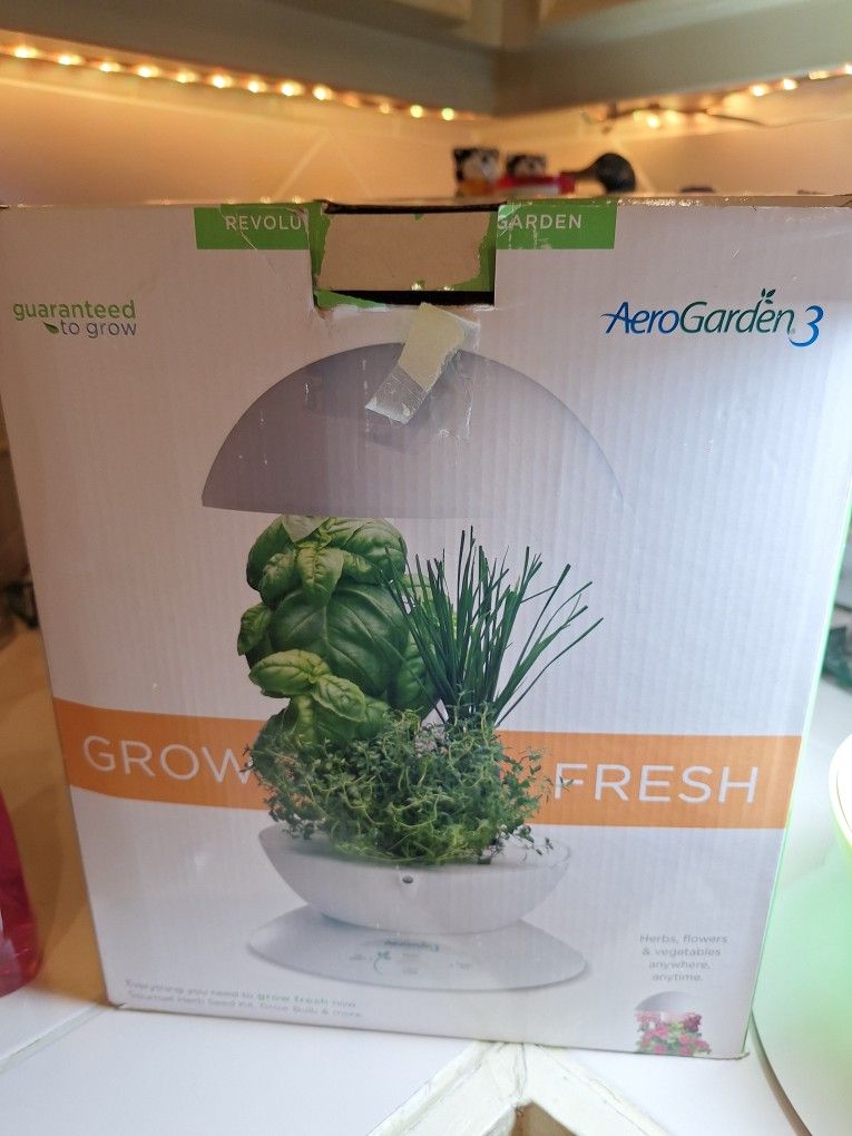 NEW Aerogarden 3 Advanced Growing System