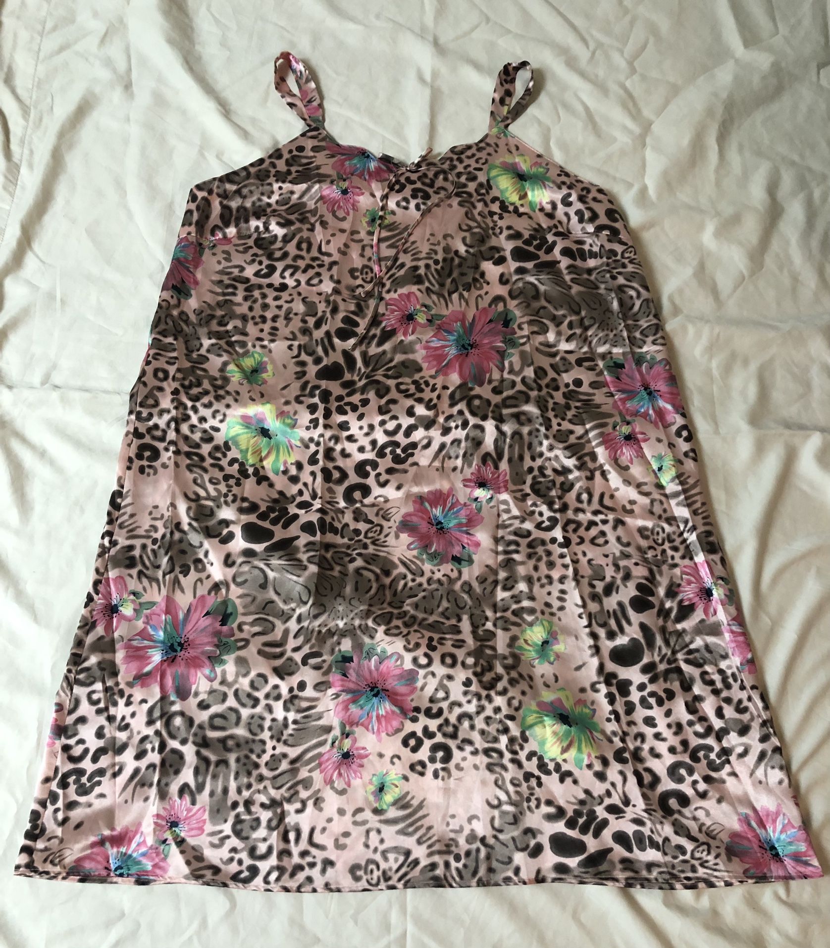 FLORAL CHEETA PRINT NIGHTGOWN AND ROBE SIZE: 22/24W