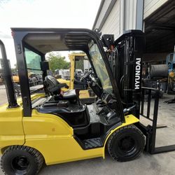 2015 HYUNDAI FORKLIFT 5000 LBS