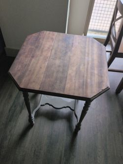 Rustic Solid Wood Accent / End Table – Good Condition
