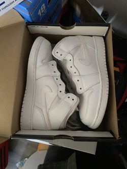 White Jordan 1 Size 4.5y