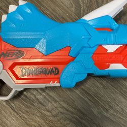 NERF TRICERA-BLAST - Dinosaur Gun! 