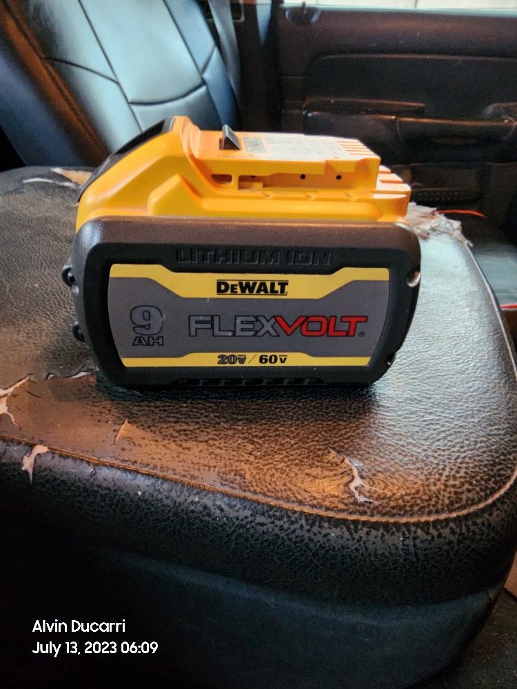 Dewalt 20v60v 9ah Battery for Sale in Bakersfield, CA OfferUp
