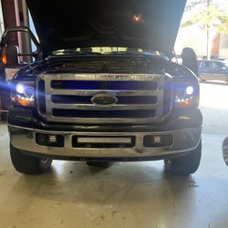 03-07 Head Light Housing And HID LIGHTS FOR SALE