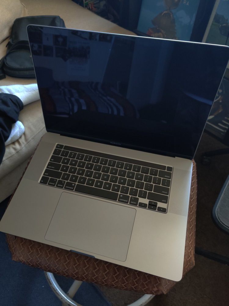 New Apple MacBook Pro "16 2020