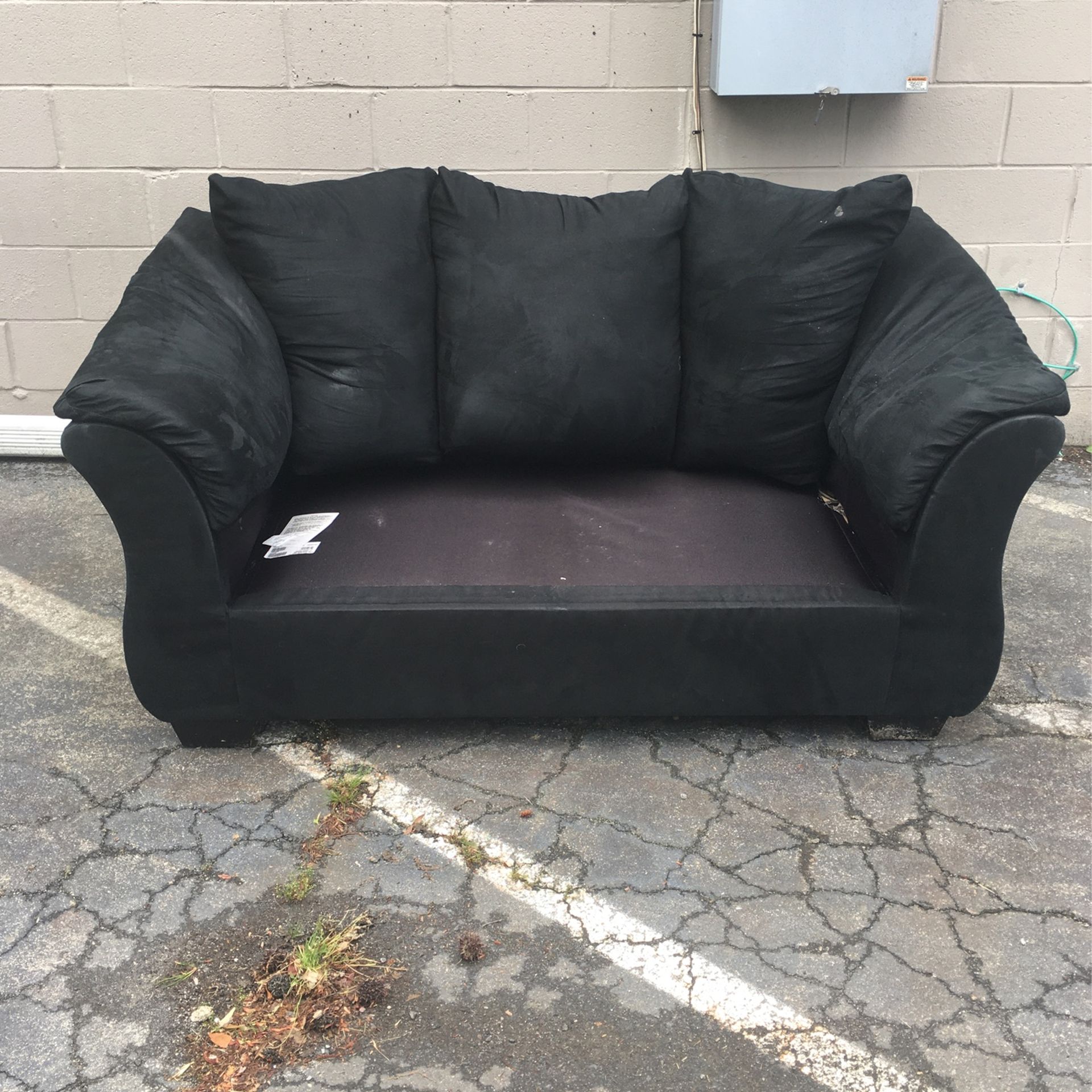 Free Loveseat With Cushions 