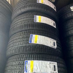 set of four tires 215/45/17 goosyear