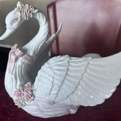 Hand Painted Porcelain Swan Bowl