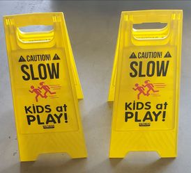Kids at play caution sign