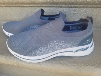 Skechers GO Walk Arch Fit Stretch Fit Slip-On Sneakers size 10.5