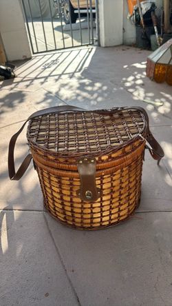 Vintage 1980’s Wicker Fishing Creel Basket with Leather Straps