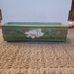 ROSEVILLE POTTERY GARDENIA PLANTER