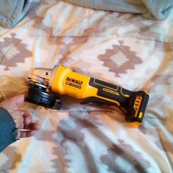 4-1|2" DeWalt Grinder 