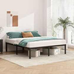 ✨ LIKE NEW Platform Bed Frames – Queen & King ✨